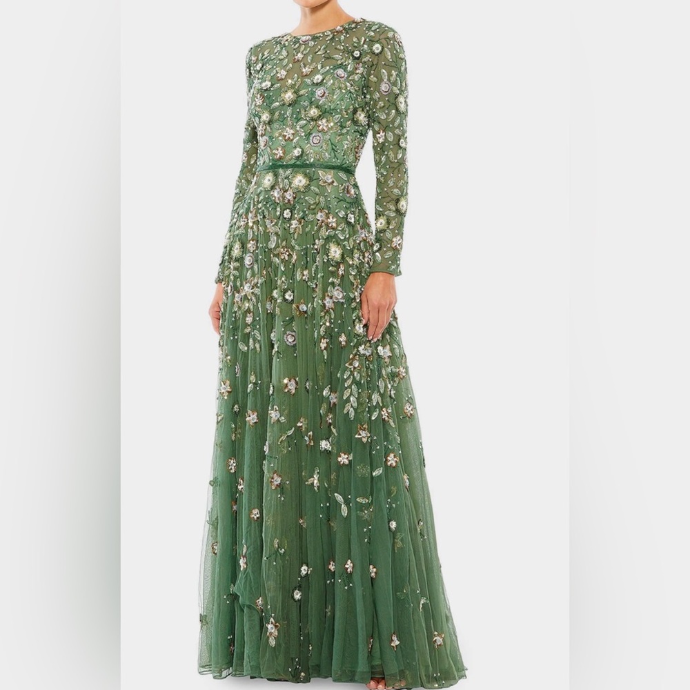 Mac Duggal
Sequin Floral Applique A-Line Gown